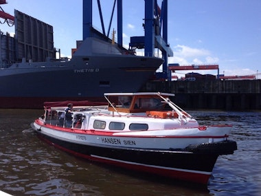 One Hour Private River Cruise in Hamburg